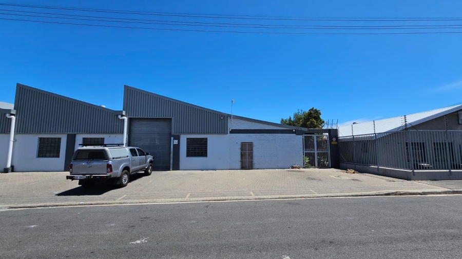 To Let commercial Property for Rent in Parow East Western Cape